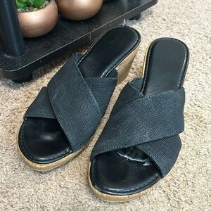 ITALIAN SHOEMAKERS wedge sandals size 7.5
